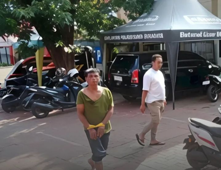 AKSI PENCURIAN LAPTOP DI JALAN PACAR KEMBANG III SURABAYA BERHASIL DIGAGALKAN WARGA, PELAKU TUKANG BECAK DITEMUKAN DAN DIAMANKAN