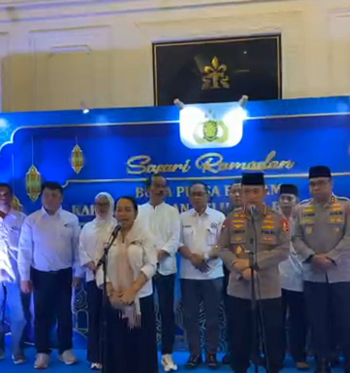 DOORSTOP KAPOLRI JENDERAL POLISI DRS. LISTYO SIGIT PRABOWO, M.SI., TERKAIT KEGIATAN BUKA BERSAMA DENGAN KELUARGA BESAR KESATUAN SAHABAT BURUH SEJAHTERA INDONESIA (KSBSI) – DILAKSANAKAN PADA MINGGU, 1 MARET 2026 – KAPOLRI: “KERJA SAMA SINERGIS ANTARA POLRI DENGAN ORGANISASI PERBURUHAN JADI DASAR UNTUK MENCIptakan KONDUSIFITAS DAN KESEJAHTERAAN BERSAMA”