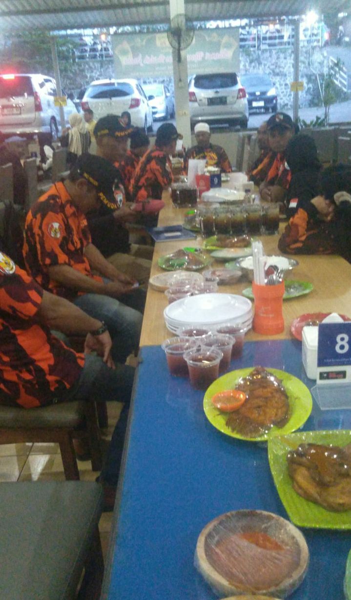 PEMUDA PANCASILA PAC PRIGEN Gelar Buka Puasa Bersama, Kegiatan untuk Mengeratkan Rasa Persaudaraan di Antara Anggota dengan Semangat “PANCASILA ABADI”